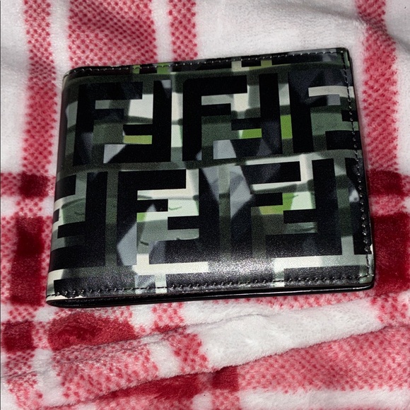 Fendi Special edition Black and Green Men's Wallet - Picture 2 of 5